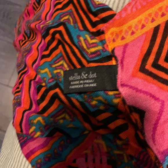 Stella & Dot tribal pattern scarf - Picture 2 of 4